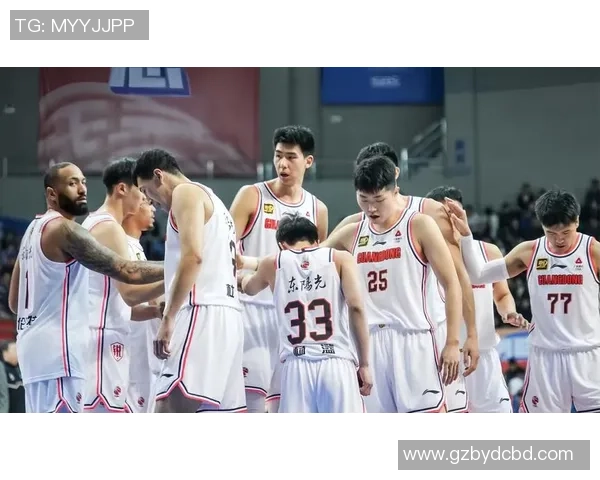 南京篮球队在世锦赛积分榜上以87分稳居第一名展现强劲实力 南京篮球队在世锦赛积分榜上以87分稳居第一名展现强劲实力