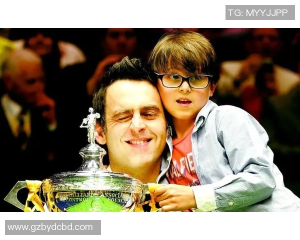 足球明星的黑人烫发型展现个性魅力与时尚风潮的完美结合