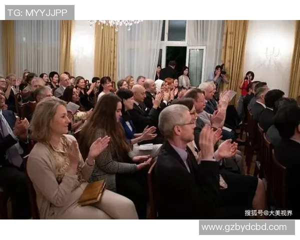 足球明星联唱盛典激情四溢尽享绿茵场上的音乐魅力与荣耀时刻