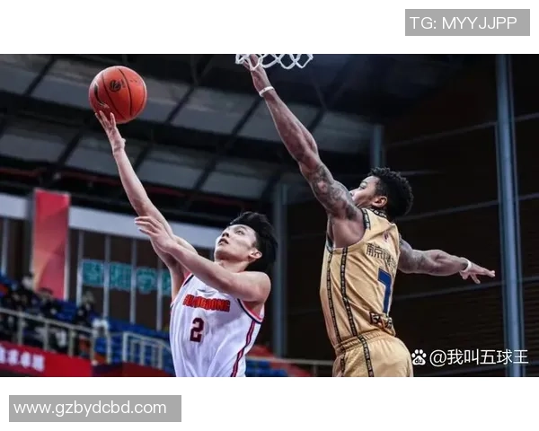 南京篮球队灵活性变革引发热议探索新战术与团队协作的未来发展